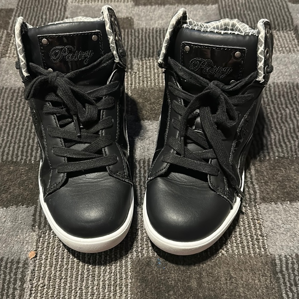 PopTart Grid pastry High-top sneaker genuine leather, rubber sole Black size 3